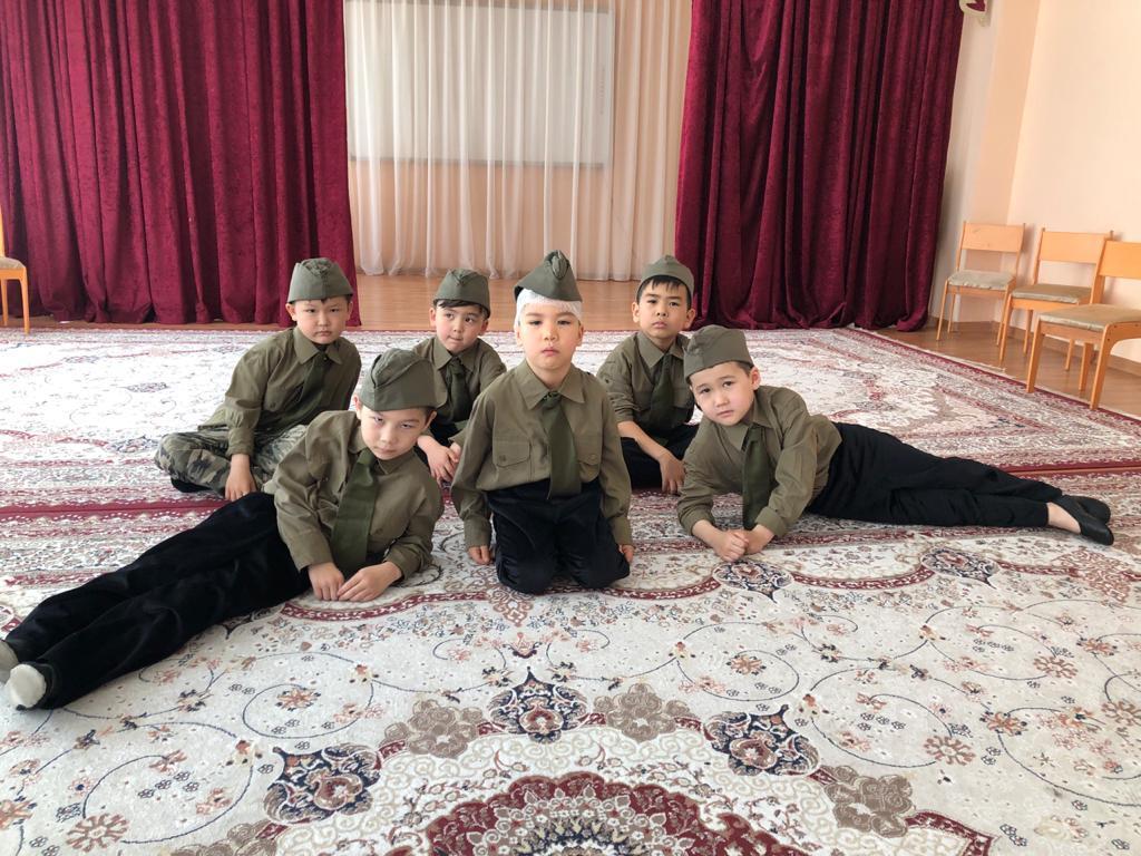 "Ұлы жеңіс күні жасасын!"